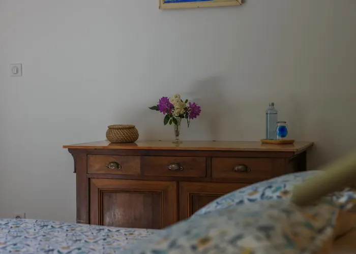 Clos Ceres Bed and Breakfast Viré